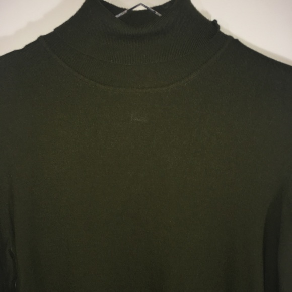 [Chico’s] Hunter Green Turtleneck Size 1 - Picture 2 of 5